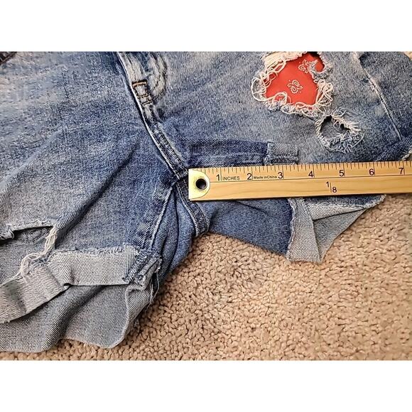 🔥 Gap Distressed Bandana Lined Denim Shorts – Size 2/26  Retro Skater Alt Style - Picture 7 of 7